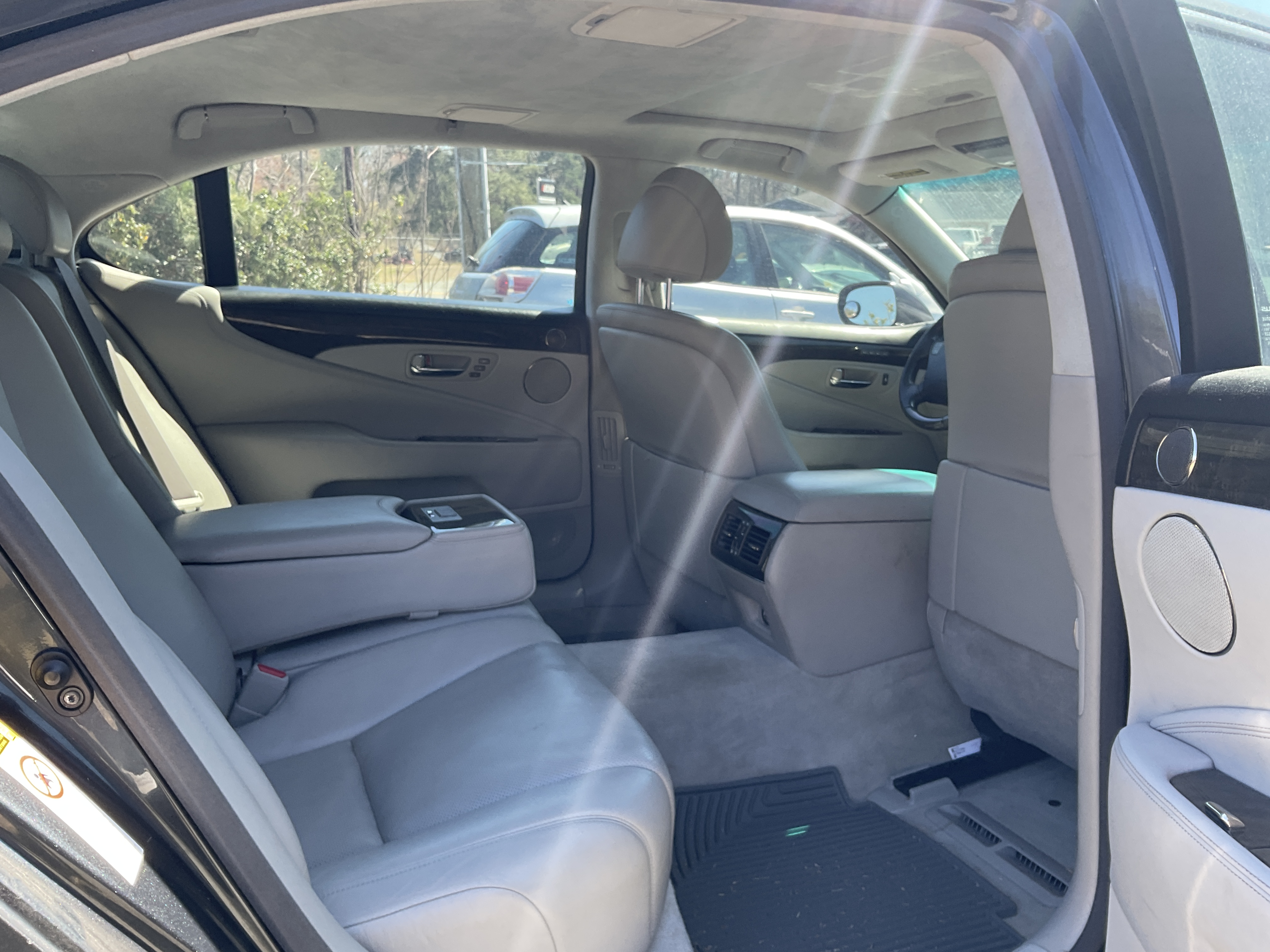 LEXUS - Interior View2